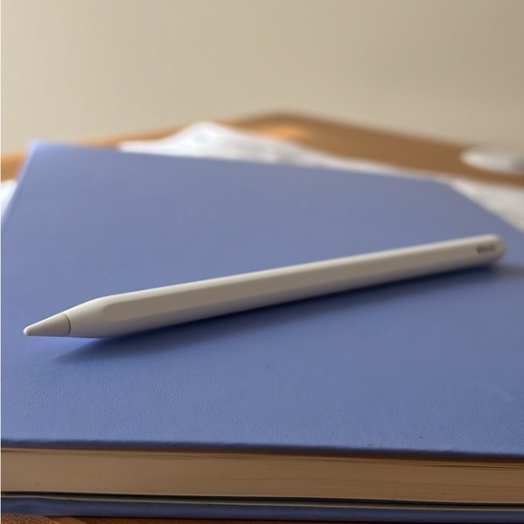 APPLE! 2nd Generation Pencil - Picture 2 of 3